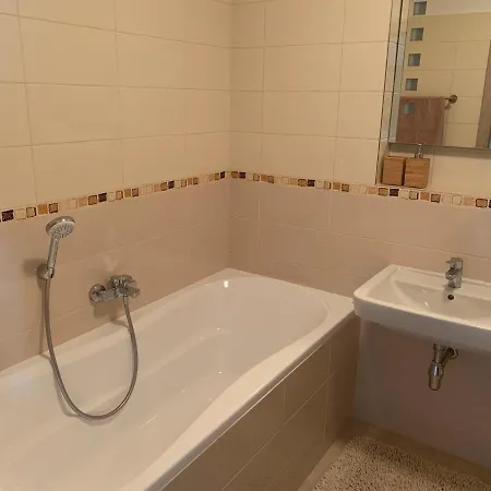 Strojarenska St. Apartament
